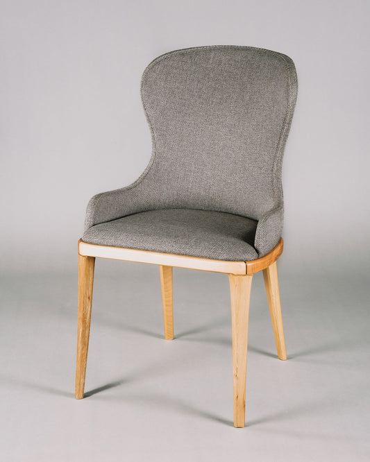 How to choose solid wood dining chairs: Focus on horn chairs？